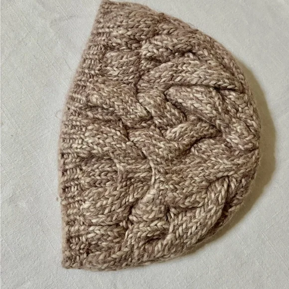 Aerie Super Warm Chunky Knit Beanie Hat - Picture 1 of 9